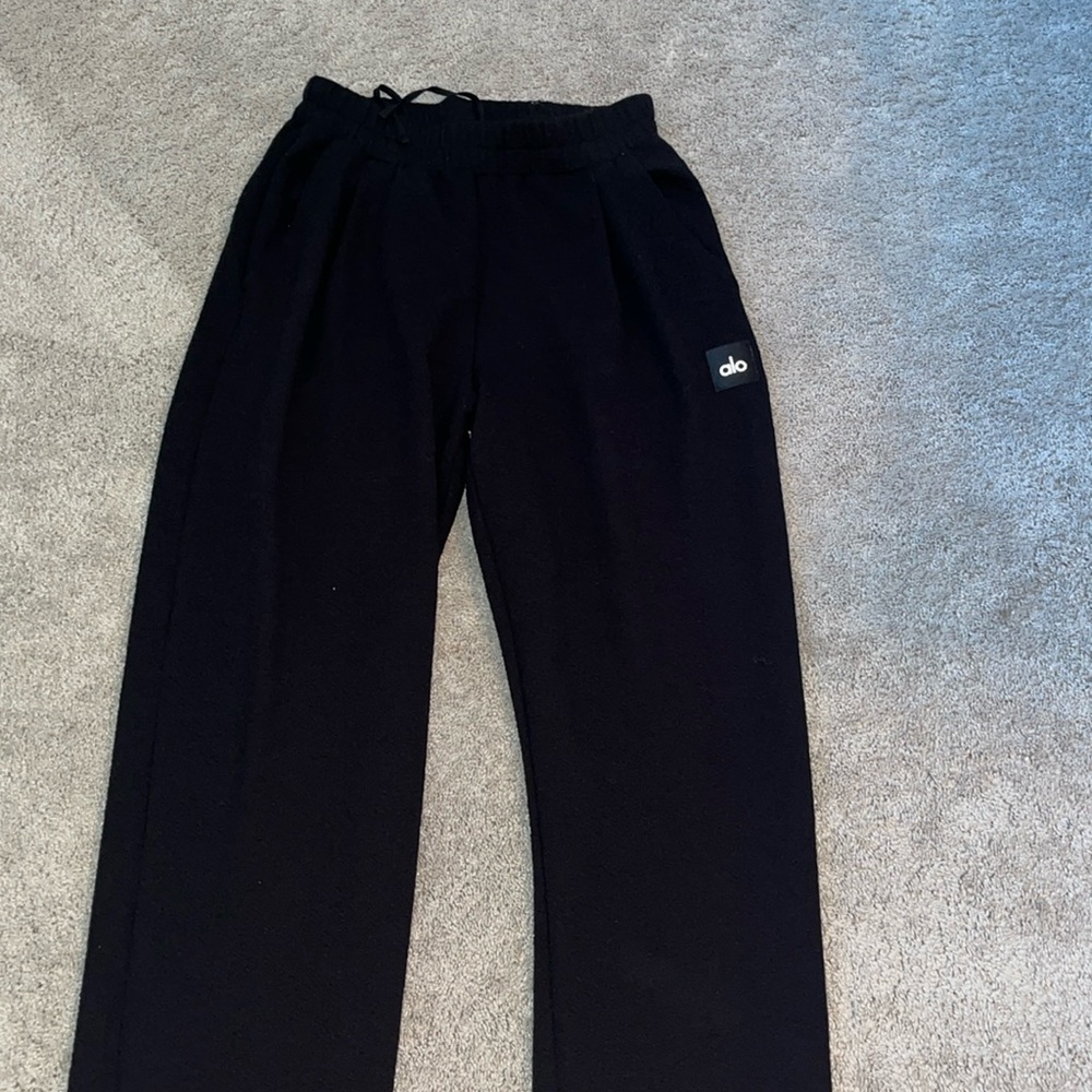 Alo straight leg sweatpants never worn